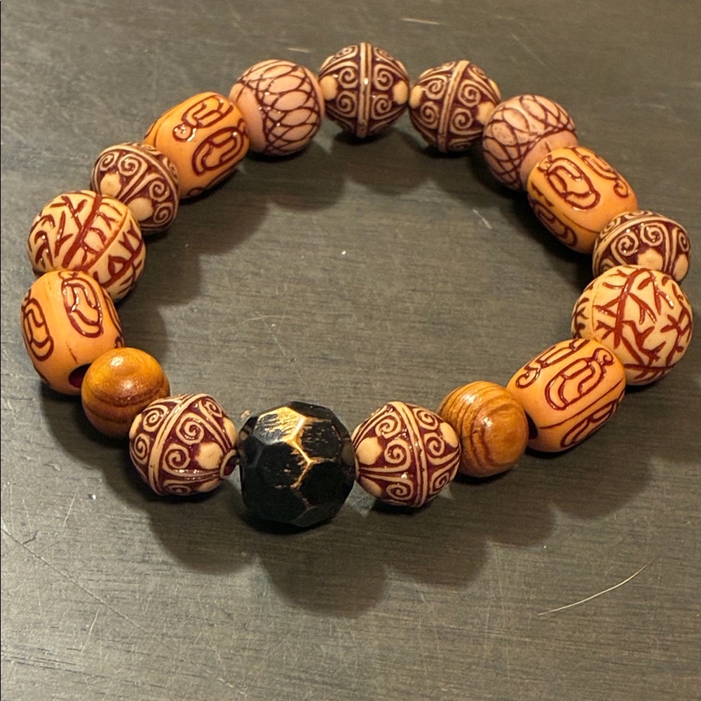 Handcrafted Beaded Bracelet with Intricate Patterns